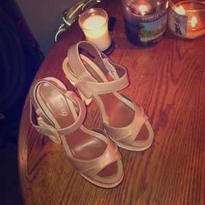 Boutique9 brown boho tropical style stilettos 5.5